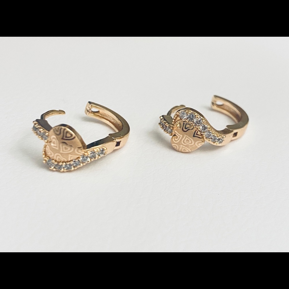 NEW 18K Gold filled Beautiful  heart MINI HOOPS B&W Earrings GIFT
